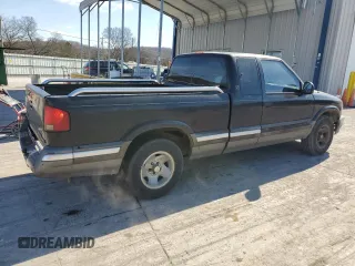 1996 GMC Sonoma SLS with VIN 1GTCS19XXT8530270, listed as a Copart auction lot 45520675 with 263,828 mi miles and Salvage Title. Bid and sale history available at carsss.com. Image 3.