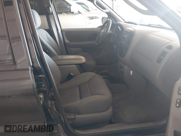 2002 Ford Escape XLT Choice with VIN 1FMYU04142KB44597, listed as a IAAI auction lot 42426580 with 149,022 mi miles and . Bid and sale history available at DreamBid. Image 5.