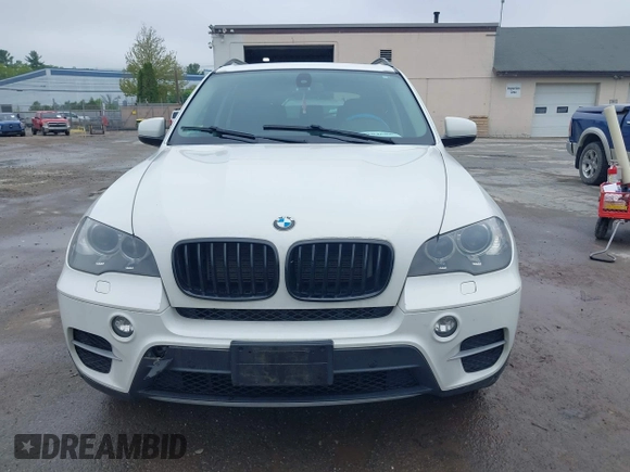 2013 BMW X5 xDrive35i z VIN 5UXZV4C51D0B03720, wystawiony jako IAAI lot #42284686 z przebiegiem 181 322 mil mil oraz . Historia ofert i sprzedaży dostępna na DreamBid. Obrazek 12.