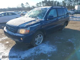 2006 Toyota Highlander w/3rd Row with VIN JTEEP21A060180251, listed as a IAAI auction lot 41589538 with 204,125 mi miles. Bid and sale history available at carsss.com. Image 2.