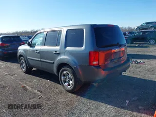 2011 Honda Pilot LX with VIN 5FNYF4H22BB028742, listed as a IAAI auction lot 41856146 with 190,615 mi miles. Bid and sale history available at carsss.com. Image 3.