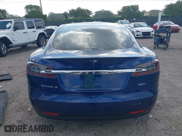 2017 Tesla Model S 100D with VIN 5YJSA1E28HF217489, listed as a IAAI auction lot 42128388 with Not provided miles and . Bid and sale history available at DreamBid. Image 17.