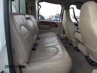 2000 Ford Super Duty F-250 XL with VIN 1FTNW21F8YEA59623, listed as a IAAI auction lot 41263825 with 371,405 mi miles. Bid and sale history available at carsss.com. Image 8.