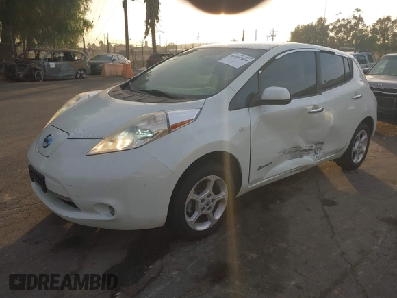 2011 Nissan LEAF SL-e with VIN JN1AZ0CP8BT006992, listed as a IAAI auction lot 41097604 with 98,688 mi miles. Bid and sale history available at carsss.com. Image 2.