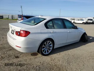 2012 BMW 3 Series 328i z VIN WBA3A5C51CF259481, wystawiony jako Copart lot #52381425 z przebiegiem 206 764 mil mil oraz Szkoda całkowita • Salvage title. Historia ofert i sprzedaży dostępna na DreamBid. Obrazek 3.