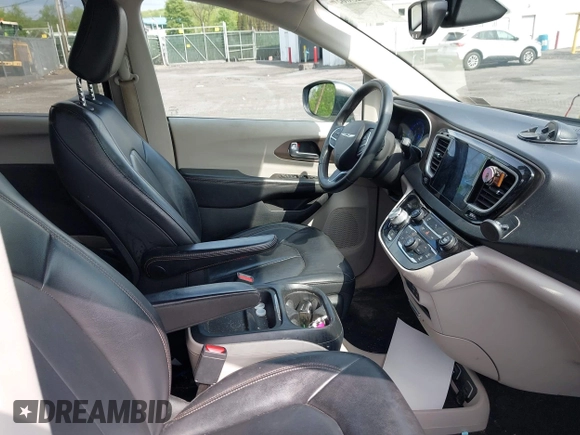 2017 Chrysler Pacifica Touring L with VIN 2C4RC1BG5HR705277, listed as a IAAI auction lot 42230036 with 75,287 mi miles and . Bid and sale history available at DreamBid. Image 5.