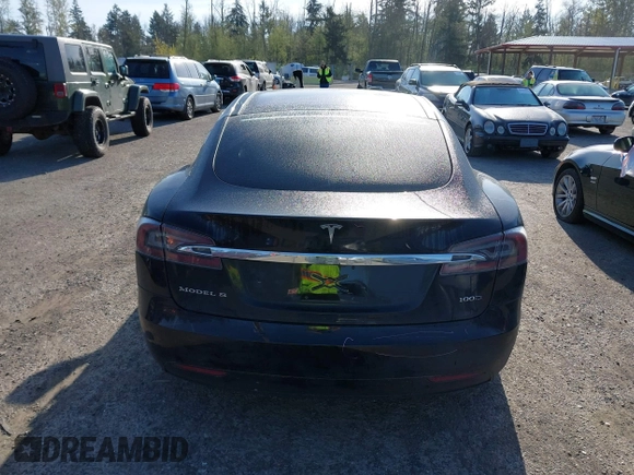 2018 Tesla Model S 75D with VIN 5YJSA1E28JF273809, listed as a IAAI auction lot 42029434 with 85,972 mi miles and . Bid and sale history available at DreamBid. Image 16.