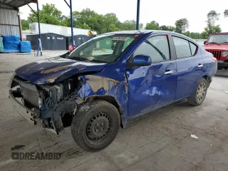 2012 Nissan Versa S z VIN 3N1CN7AP2CL946744, wystawiony jako Copart lot #61392335 z przebiegiem 119 142 mil mil oraz Szkoda całkowita • Salvage title. Historia ofert i sprzedaży dostępna na DreamBid. Obrazek 1.