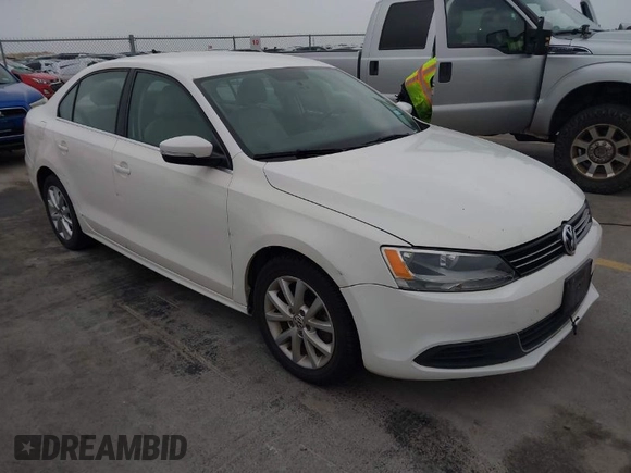 2013 Volkswagen Jetta SE with VIN 3VWDX7AJ1DM374789, listed as a IAAI auction lot 41957918 with 230,052 mi miles and . Bid and sale history available at DreamBid. Image 1.