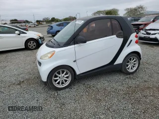 2008 Smart fortwo Pure z VIN WMEEJ31X18K104305, wystawiony jako Copart lot #53344945 z przebiegiem 129 400 mil mil oraz Tytuł czysty. Historia ofert i sprzedaży dostępna na DreamBid. Obrazek 1.