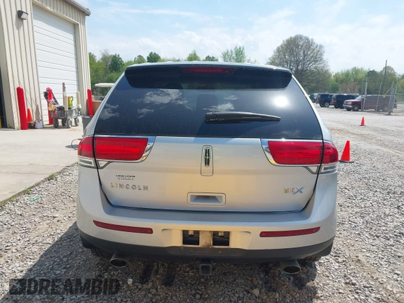 2011 Lincoln MKX with VIN 2LMDJ6JK6BBJ24034, listed as a IAAI auction lot 42006915 with 141,755 mi miles. Bid and sale history available at carsss.com. Image 17.