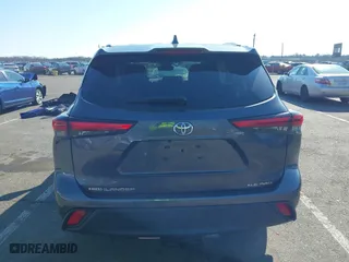 2022 Toyota Highlander XLE with VIN 5TDHZRBH3NS180434, listed as a IAAI auction lot 41640993 with 43,848 mi miles. Bid and sale history available at carsss.com. Image 15.