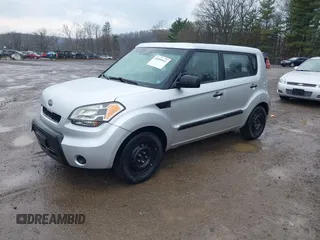 2011 Kia Soul with VIN KNDJT2A15B7319127, listed as a IAAI auction lot 41899511 with 210,660 mi miles. Bid and sale history available at carsss.com. Image 2.