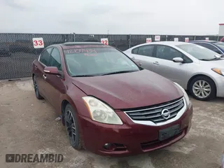 2010 Nissan Altima 3.5 SR with VIN 1N4BL2AP6AN555956, listed as a IAAI auction lot 42109434 with 173,993 mi miles. Bid and sale history available at carsss.com. Image 1.