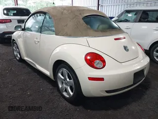 2007 Volkswagen Beetle with VIN 3VWSF31Y07M407379, listed as a IAAI auction lot 42155490 with 118,898 mi miles and . Bid and sale history available at DreamBid. Image 3.