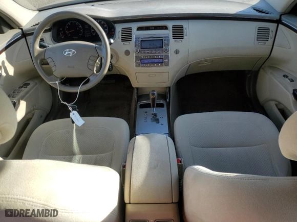 2009 Hyundai Azera GLS with VIN KMHFC46D29A349764, listed as a Copart auction lot 84111984 with 144,479 mi miles and Salvage Title. Bid and sale history available at carsss.com. Image 8.
