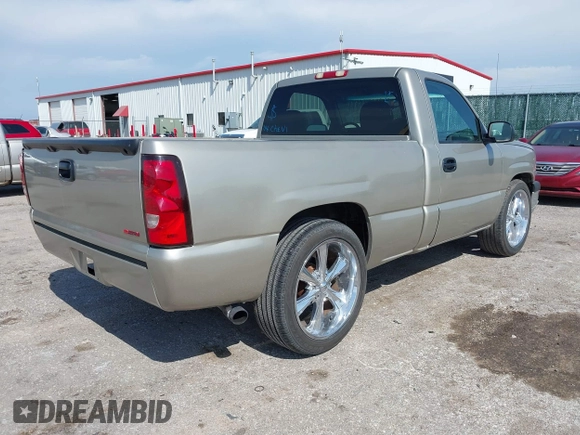 2004 Chevrolet Silverado 1500 Work Truck with VIN 1GCEC14X54Z233870, listed as a IAAI auction lot 42114163 with 236,226 mi miles. Bid and sale history available at carsss.com. Image 4.