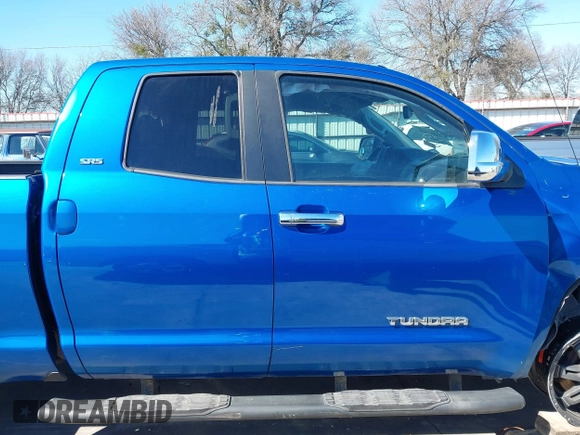 2016 Toyota Tundra SR z VIN 5TFRM5F13GX095535, wystawiony jako IAAI lot #41618316 z przebiegiem 131 386 mil mil oraz . Historia ofert i sprzedaży dostępna na DreamBid. Obrazek 14.
