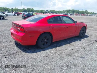2011 Dodge Charger SE z VIN 2B3CL3CG5BH608062, wystawiony jako IAAI lot #42547136 z przebiegiem Nie podano mil oraz . Historia ofert i sprzedaży dostępna na DreamBid. Obrazek 4.