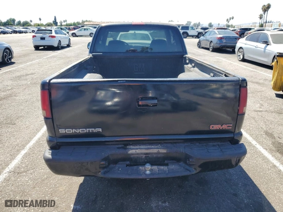 2002 GMC Sonoma SLS with VIN 1GTCS195328178095, listed as a Copart auction lot 67112874 with 167,423 mi miles and Salvage Title. Bid and sale history available at carsss.com. Image 6.