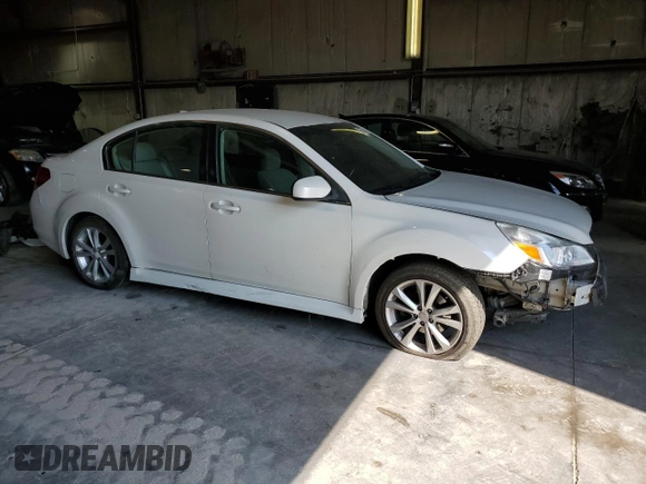 2014 Subaru Legacy Premium z VIN 4S3BMBC61E3018747, wystawiony jako Copart lot #55502445 z przebiegiem 139 524 mil mil oraz Szkoda całkowita • Salvage title. Historia ofert i sprzedaży dostępna na DreamBid. Obrazek 4.