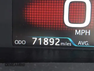 2020 Toyota Prius L Eco z VIN JTDKARFU1L3117772, wystawiony jako IAAI lot #40077005 z przebiegiem 71 892 mil mil oraz . Historia ofert i sprzedaży dostępna na DreamBid. Obrazek 15.