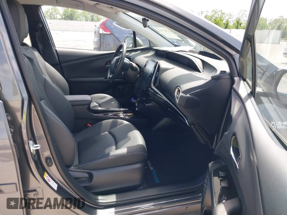 2021 Toyota Prius LE with VIN JTDKAMFP3M3193640, listed as a IAAI auction lot 42023593 with 17,841 mi miles and . Bid and sale history available at DreamBid. Image 5.