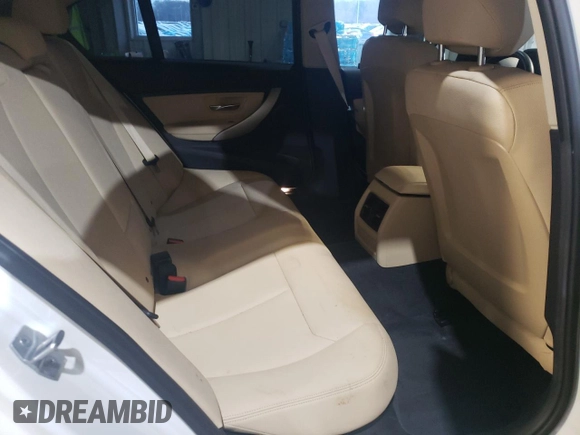 2018 BMW 3 Series 320i xDrive с VIN WBA8E5G51JNV02570, выставлен на аукционе Copart как лот 49970335 с пробегом 78 819 миль миль и Списание • Salvage title. История ставок и продаж доступна на DreamBid. Изображение 10.