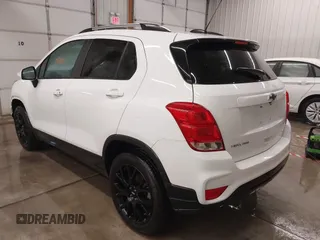 2022 Chevrolet Trax LT with VIN KL7CJPSMXNB535980, listed as a IAAI auction lot 41301578 with 35,103 mi miles. Bid and sale history available at carsss.com. Image 3.