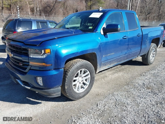 2018 Chevrolet Silverado 1500 LT with VIN 1GCVKRECXJZ240967, listed as a IAAI auction lot 41652784 with 92,395 mi miles. Bid and sale history available at carsss.com. Image 2.