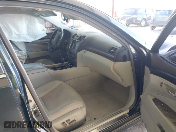 2008 Lexus LS 460 with VIN JTHBL46F185063026, listed as a IAAI auction lot 41630148 with 184,043 mi miles and . Bid and sale history available at carsss.com. Image 5.