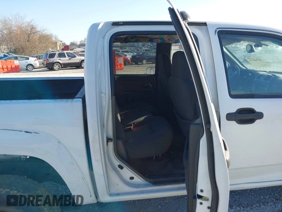 2005 GMC Canyon 1SE SLE Z71 with VIN 1GTDS136258111482, listed as a IAAI auction lot 41768376 with 300,079 mi miles. Bid and sale history available at carsss.com. Image 8.
