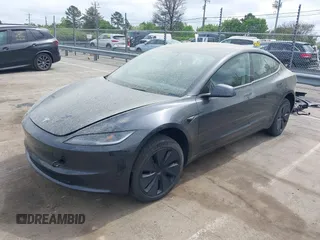 2025 Tesla Model 3 Long Range with VIN 5YJ3E1EA5SF890621, listed as a IAAI auction lot 41924915 with 6,528 mi miles and . Bid and sale history available at DreamBid. Image 19.