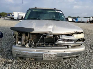 2004 Chevrolet Suburban LT with VIN 1GNEC16Z04J254873, listed as a Copart auction lot 82315924 with 385,089 mi miles and Salvage Title. Bid and sale history available at carsss.com. Image 5.