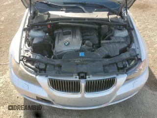 2006 BMW 3 Series 330i with VIN WBAVB33516KS36286, listed as a Copart auction lot 62556015 with 221,032 mi miles and Salvage title. Bid and sale history available at DreamBid. Image 11.