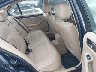 2004 BMW 3 Series 325xi with VIN WBAEU33474PM59448, listed as a IAAI auction lot 41942051 with 103,570 mi miles and . Bid and sale history available at DreamBid. Image 8.