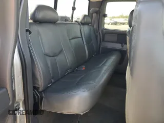 2006 Chevrolet Silverado SS z VIN 2GCEC19N761204227, wystawiony jako Copart lot #78688944 z przebiegiem 92 400 mil mil oraz Szkody całkowita. Historia ofert i sprzedaży dostępna na DreamBid. Obrazek 10.