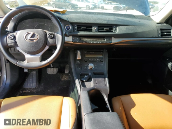 2014 Lexus CT 200h z VIN JTHKD5BH7E2177541, wystawiony jako Copart lot #79940354 z przebiegiem 148 166 mil mil oraz Szkody całkowita. Historia ofert i sprzedaży dostępna na DreamBid. Obrazek 8.