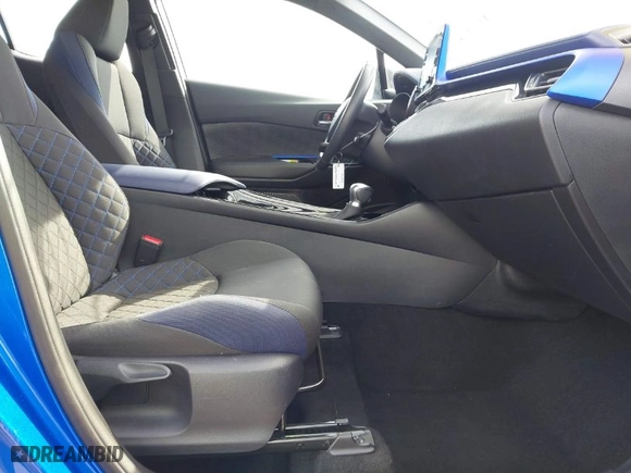 2022 Toyota C-HR XLE with VIN NMTKHMBX4NR141580, listed as a IAAI auction lot 41718394 with 27,294 mi miles. Bid and sale history available at carsss.com. Image 5.