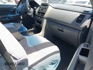 2007 Honda Pilot LX z VIN 5FNYF28147B022881, wystawiony jako IAAI lot #42277475 z przebiegiem 108 159 mil mil oraz . Historia ofert i sprzedaży dostępna na DreamBid. Obrazek 5.