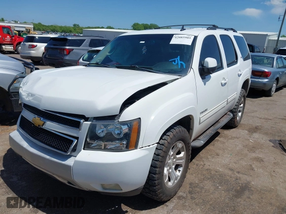 2010 Chevrolet Tahoe LT z VIN 1GNUKBE09AR176081, wystawiony jako IAAI lot #42085905 z przebiegiem 349 312 mil mil oraz . Historia ofert i sprzedaży dostępna na DreamBid. Obrazek 18.