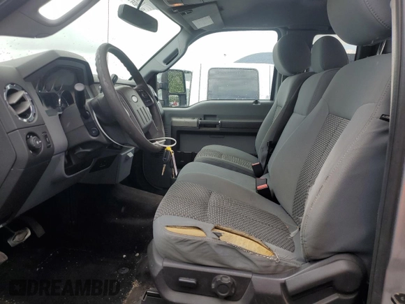 2015 Ford F-250 XLT z VIN 1FT7X2B60FEB85184, wystawiony jako Copart lot #56344665 z przebiegiem 195 598 mil mil oraz Szkoda całkowita • Salvage title. Historia ofert i sprzedaży dostępna na DreamBid. Obrazek 7.