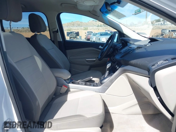 2014 Ford Escape SE with VIN 1FMCU9GX0EUD05633, listed as a IAAI auction lot 41582757 with 103,729 mi miles. Bid and sale history available at carsss.com. Image 5.