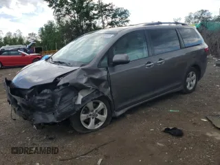 2020 Toyota Sienna LE Auto Access Seat с VIN 5TDKZ3DC3LS041096, выставлен на аукционе Copart как лот 55916635 с пробегом 82 780 миль миль и Списание • Salvage title. История ставок и продаж доступна на DreamBid. Изображение 1.