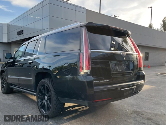 2017 Cadillac Escalade ESV Premium Luxury z VIN 1GYS4JKJ7HR346802, wystawiony jako Copart lot #50456265 z przebiegiem 153 186 mil mil oraz Szkoda całkowita • Salvage title. Historia ofert i sprzedaży dostępna na DreamBid. Obrazek 3.