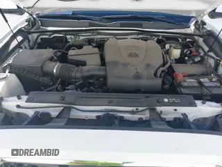 2018 Toyota Tacoma SR5 with VIN 3TMDZ5BN2JM037580, listed as a IAAI auction lot 42248418 with 35,661 mi miles and . Bid and sale history available at DreamBid. Image 10.