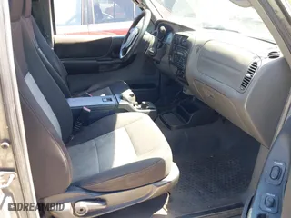 2004 Ford Ranger XL with VIN 1FTYR14U94PB42372, listed as a IAAI auction lot 42037706 with 209,333 mi miles. Bid and sale history available at carsss.com. Image 5.
