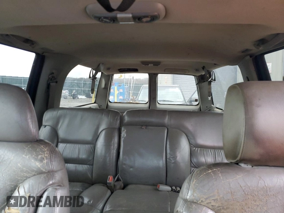 1997 GMC Suburban z VIN 1GKFK16R3VJ761305, wystawiony jako Copart lot #85785574 z przebiegiem 269 721 mil mil oraz Szkoda całkowita • Salvage title. Historia ofert i sprzedaży dostępna na DreamBid. Obrazek 10.