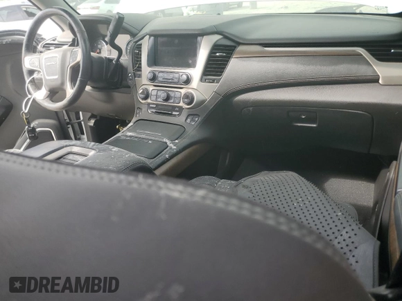 2019 GMC Yukon XL Denali with VIN 1GKS1HKJ3KR251642, listed as a Copart auction lot 76199674 with 0 mi miles and Salvage Title. Bid and sale history available at carsss.com. Image 8.