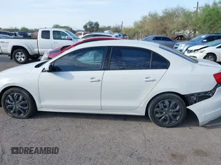 2011 Volkswagen Jetta SE с VIN 3VWDZ7AJ7BM386016, выставлен на аукционе IAAI как лот 42709416 с пробегом 156 890 миль миль и . История ставок и продаж доступна на DreamBid. Изображение 14.
